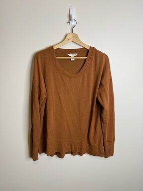 Athleta Scoop Neck Long Sleeve Top in Rust Brown size large